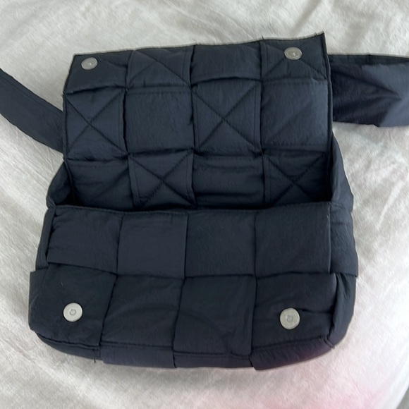 Nylon puffer bag - Picture 4 of 5